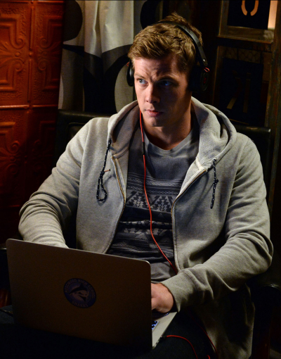 We FINALLY Find Out Who “A” is on Tonight’s #PrettyLittleLiars – Watch a Clip! #BigAReveal