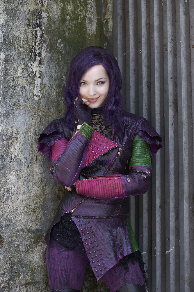 Disney’s “Descendants” Gets a Premiere Date! (@DisneyChannel)