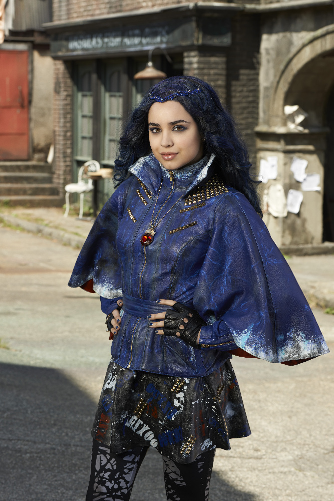 Disney’s “Descendants” Gets a Premiere Date! (@DisneyChannel)