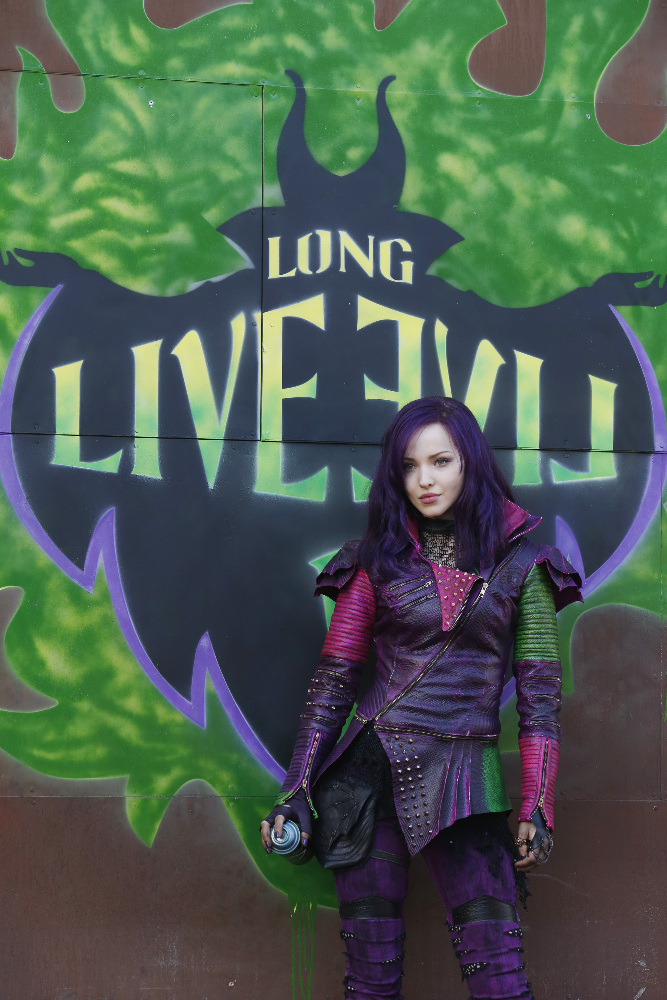 Disney’s “Descendants” Gets a Premiere Date! (@DisneyChannel)