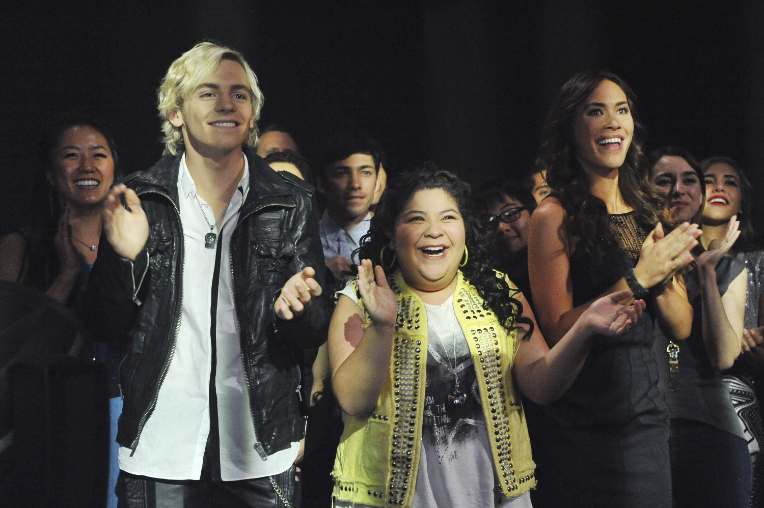 Becky G to Guest Star on “Austin & Ally” Tonight – Watch a Clip! (@iambeckyg)