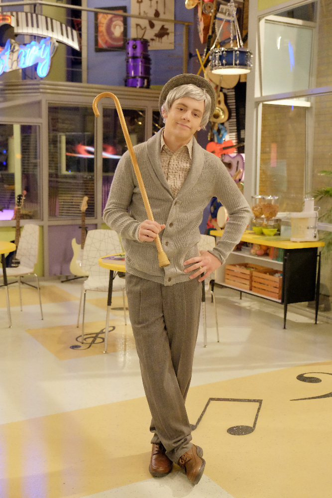 Austin, Ally, Dez & Trish Go Back to the 70s on Tonight’s “Austin & Ally” – See the Pics!