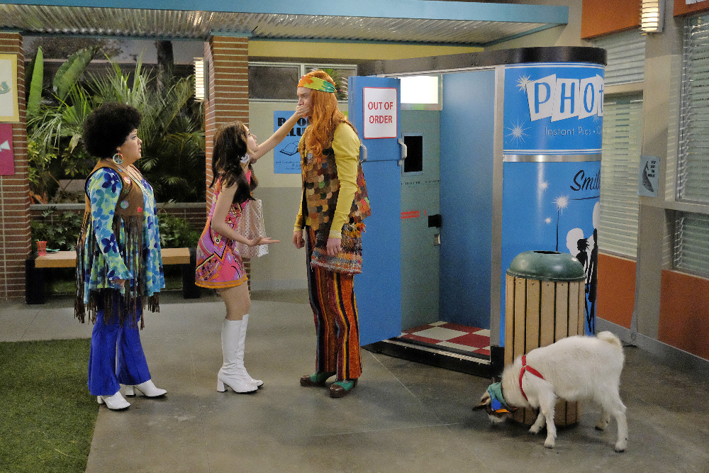 Austin, Ally, Dez & Trish Go Back to the 70s on Tonight’s “Austin & Ally” – See the Pics!