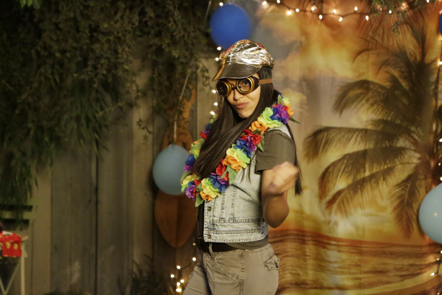 Callie Celebrates Her 17th Birthday on THE FOSTERS Tonight – Watch a Clip! (@MaiaMitchell @TheFostersABCF)