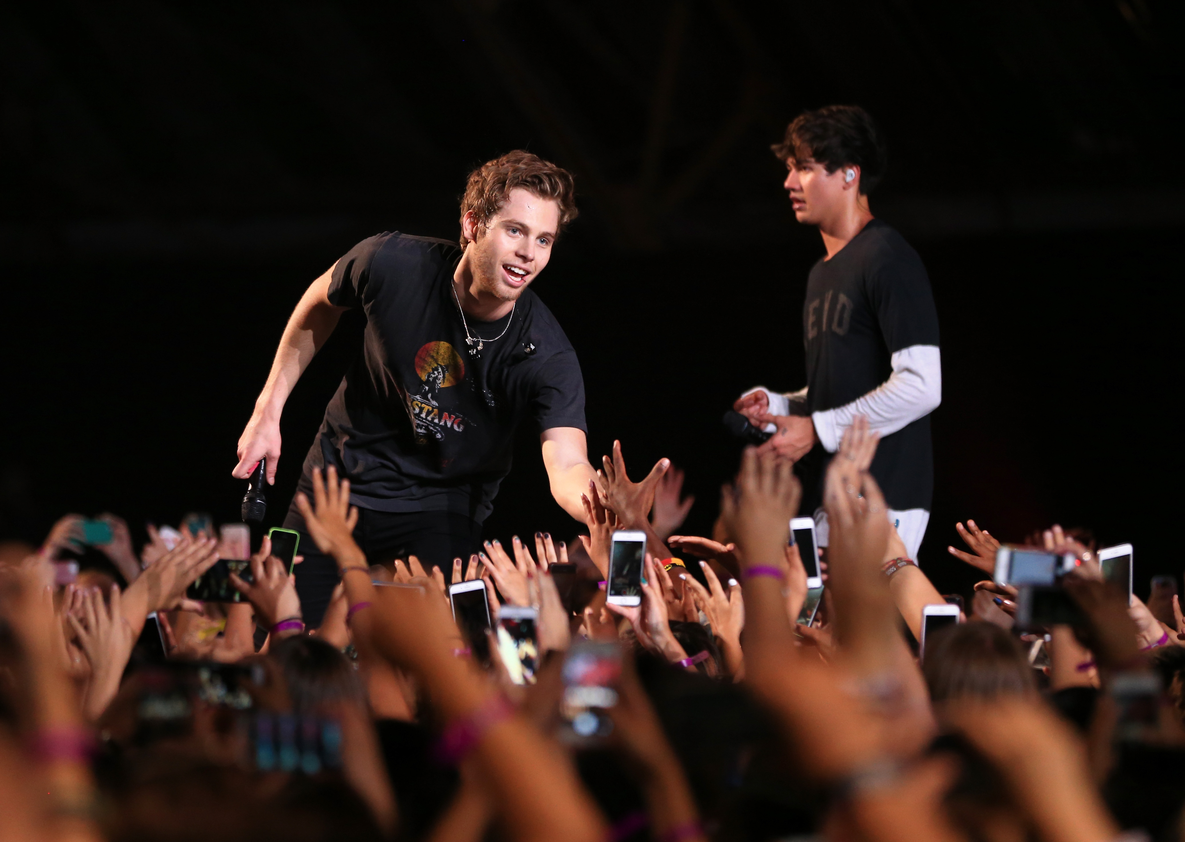 5 Seconds of Summer Brings the House Down for VEVO Certified Concert – See the Pics! (@5SOS @VEVO)