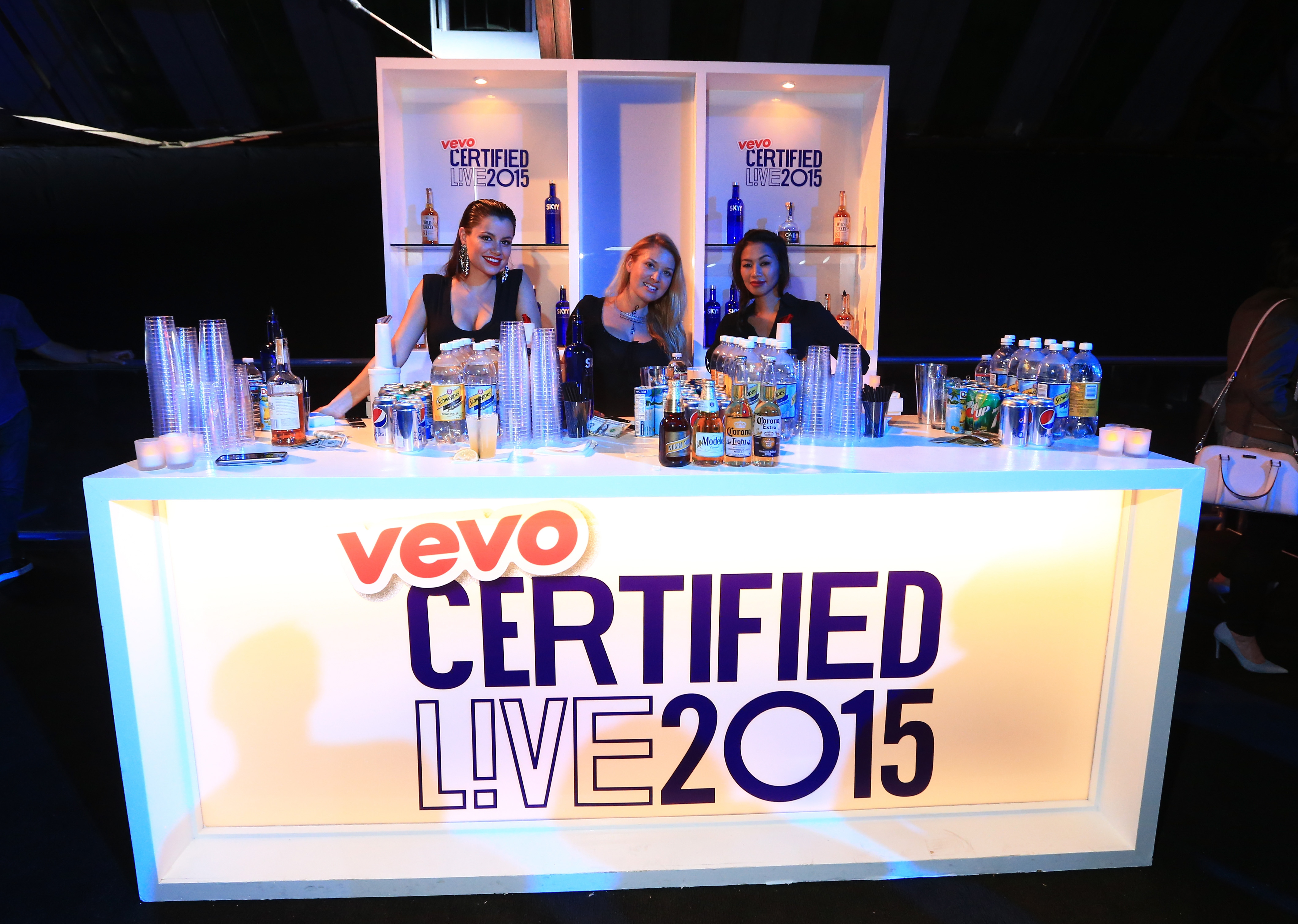 5 Seconds of Summer Brings the House Down for VEVO Certified Concert – See the Pics! (@5SOS @VEVO)