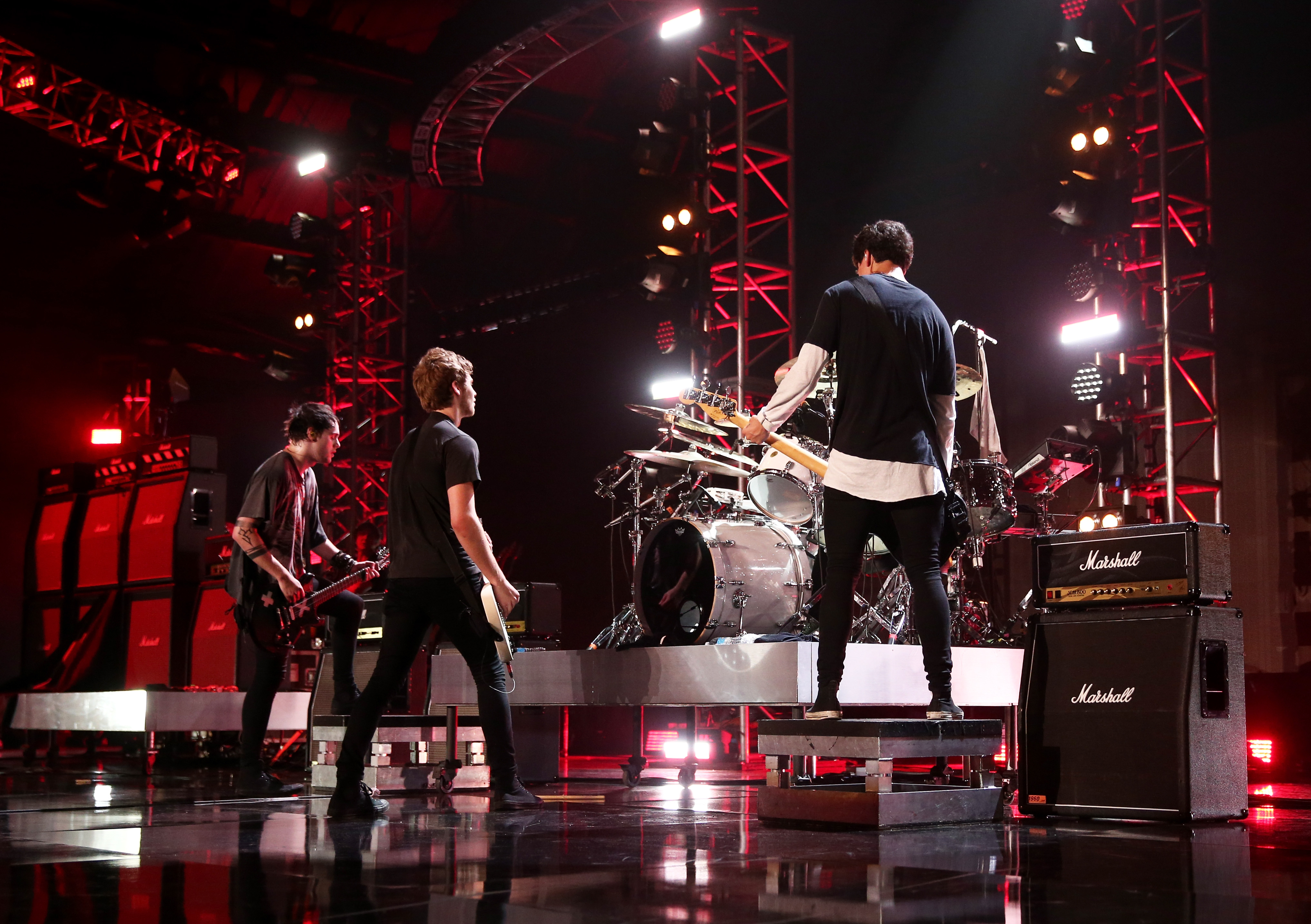 5 Seconds of Summer Brings the House Down for VEVO Certified Concert – See the Pics! (@5SOS @VEVO)