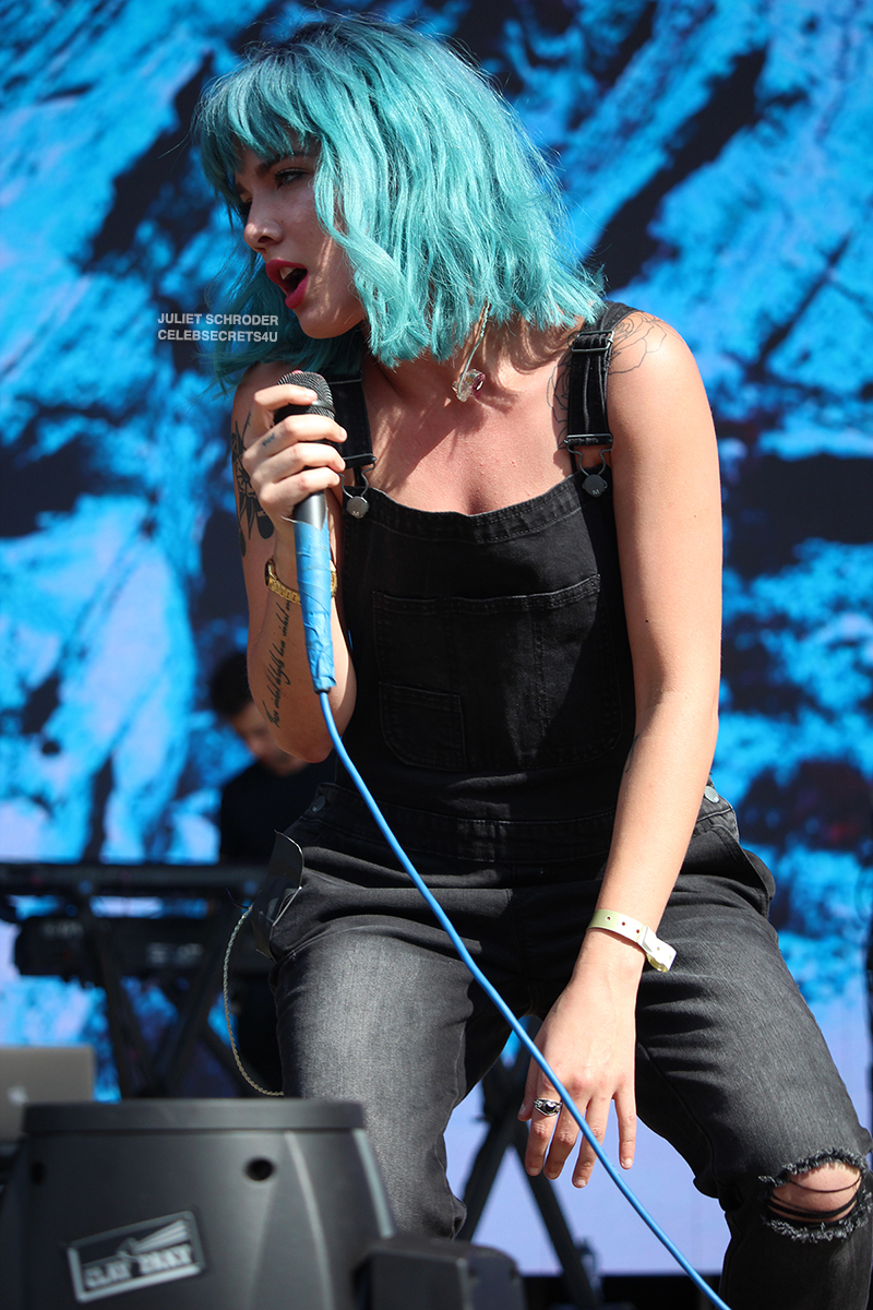 Halsey Badlands Billboard Hot 100