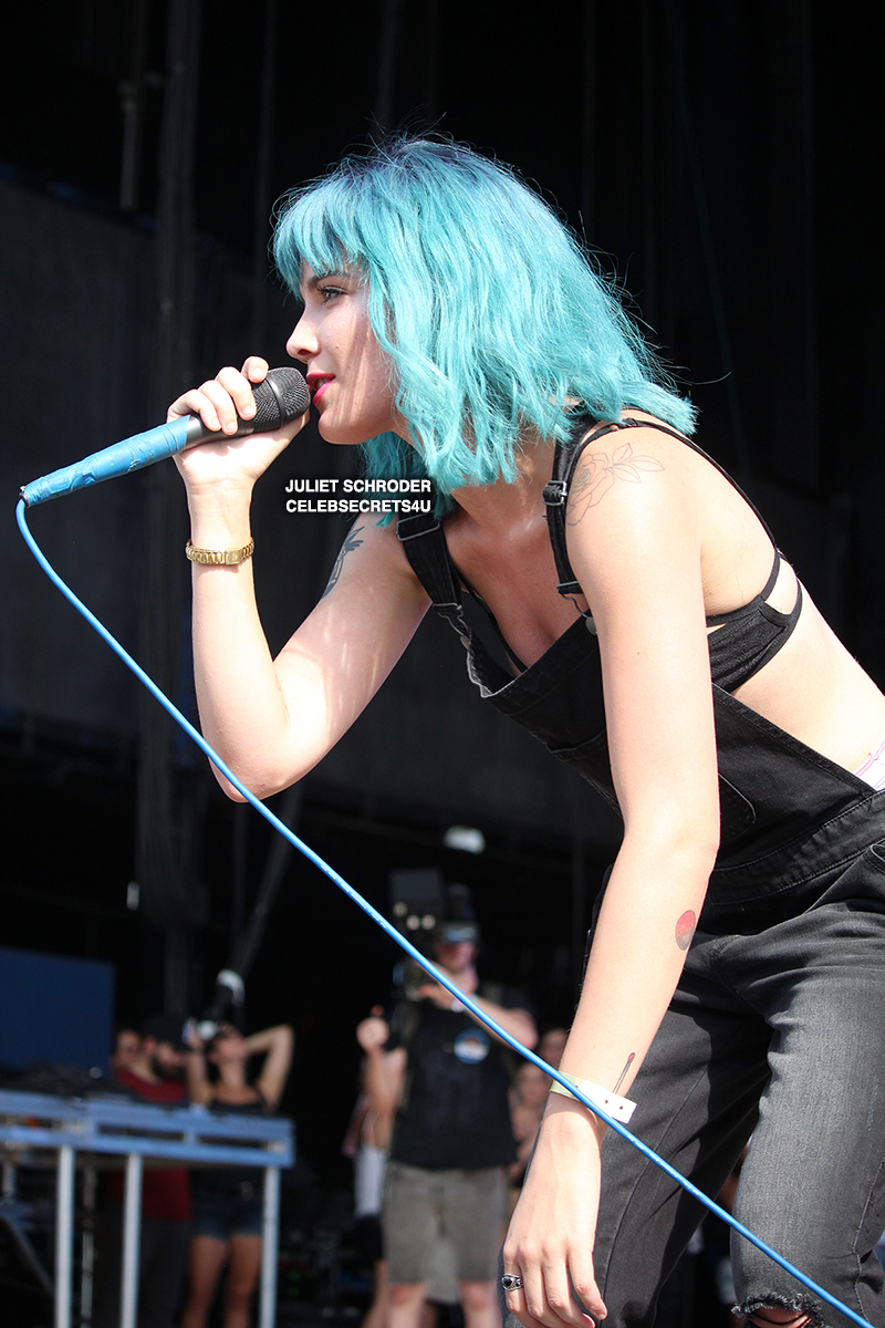 Halsey Badlands Billboard Hot 100