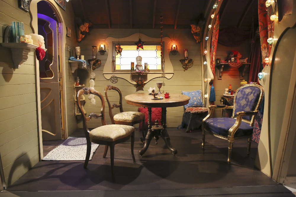 .@aimeecarrero Talks All Things ‘Young & Hungry’ And Reveals a Surprising Secret – Read Our Q&A! (@YoungandHungry @ABCFamily)