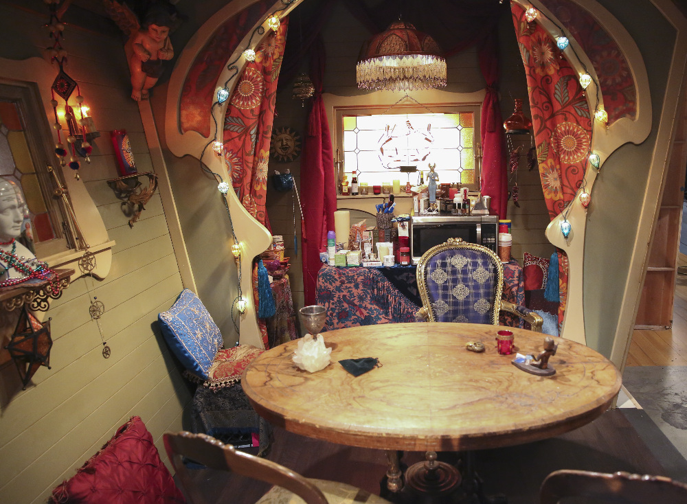 .@aimeecarrero Talks All Things ‘Young & Hungry’ And Reveals a Surprising Secret – Read Our Q&A! (@YoungandHungry @ABCFamily)