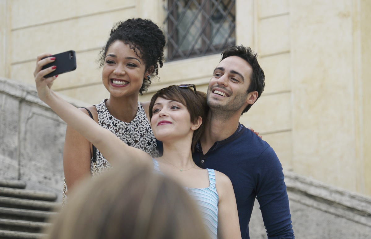 @ItaliaRicci Dishes on @ChasingLifeABCF’s Fall Finale and More – Read Our Q&A! (#ChasingLife #RenewChasingLife @SEANSMITH74)