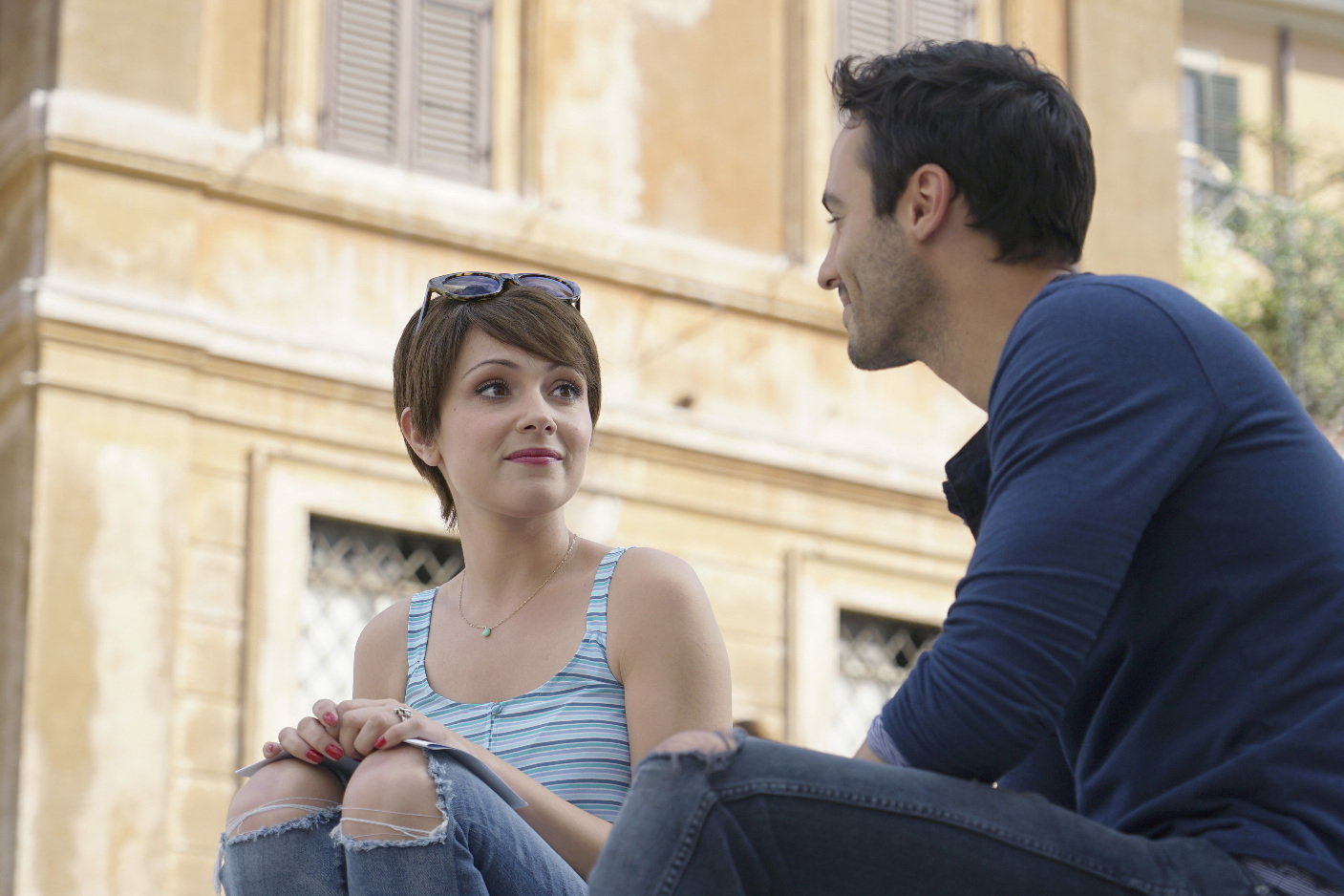 @ItaliaRicci Dishes on @ChasingLifeABCF’s Fall Finale and More – Read Our Q&A! (#ChasingLife #RenewChasingLife @SEANSMITH74)