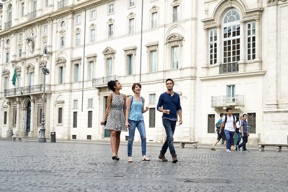 @ItaliaRicci Dishes on @ChasingLifeABCF’s Fall Finale and More – Read Our Q&A! (#ChasingLife #RenewChasingLife @SEANSMITH74)