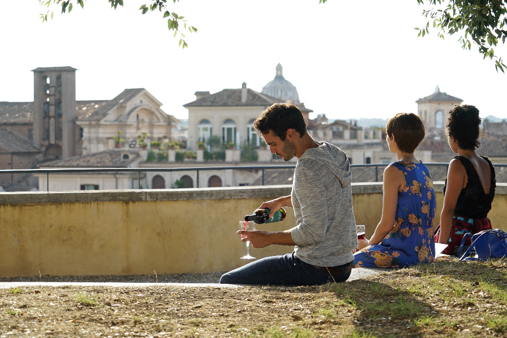 @ItaliaRicci Dishes on @ChasingLifeABCF’s Fall Finale and More – Read Our Q&A! (#ChasingLife #RenewChasingLife @SEANSMITH74)