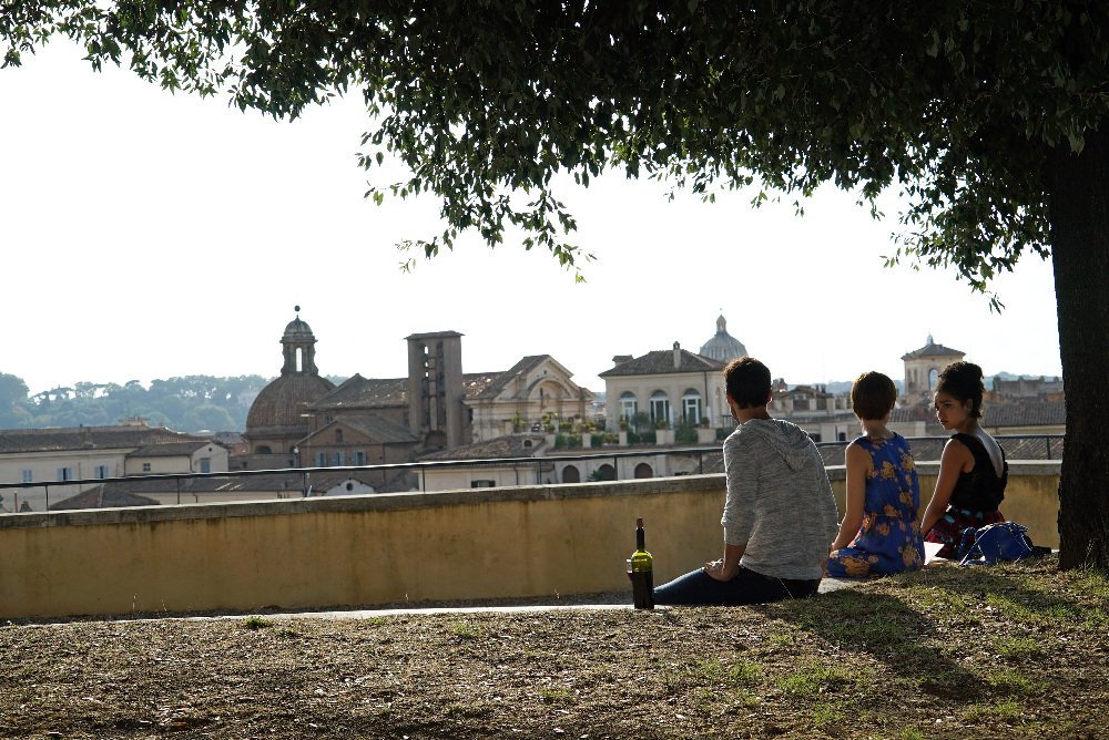 @ItaliaRicci Dishes on @ChasingLifeABCF’s Fall Finale and More – Read Our Q&A! (#ChasingLife #RenewChasingLife @SEANSMITH74)