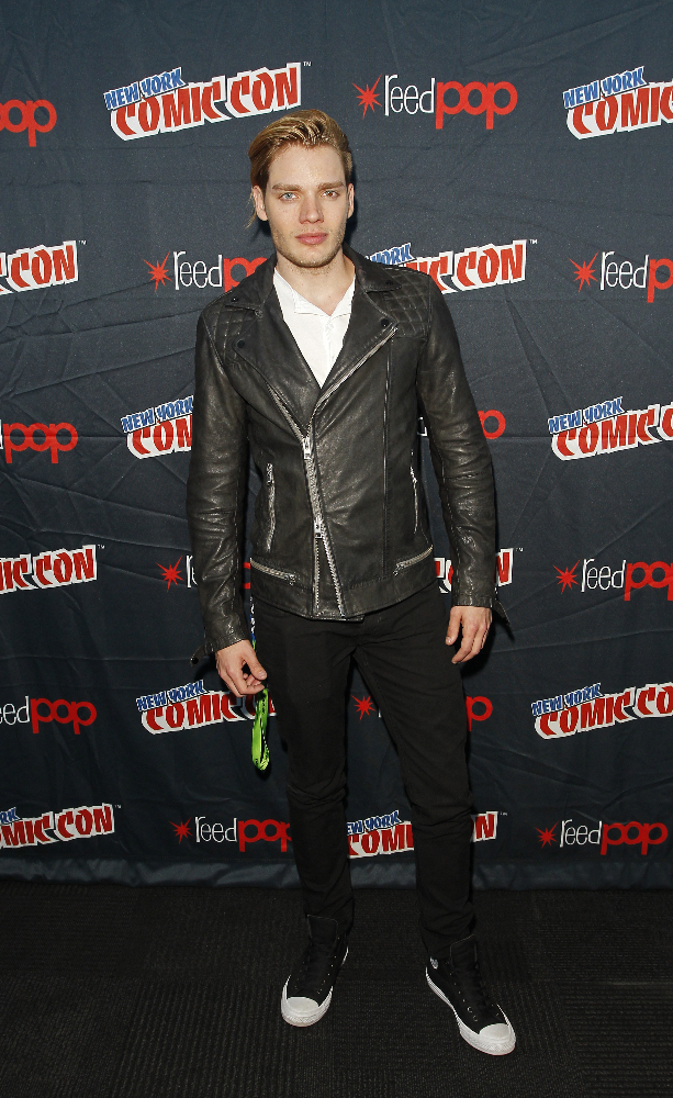 ABC Family Drops New Teasers & Premiere Date for “Shadowhunters” at New York Comic Con