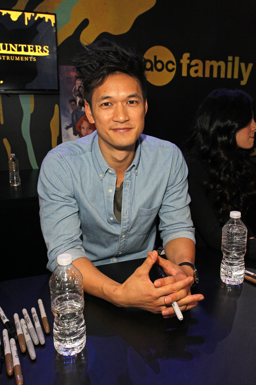 ABC Family Drops New Teasers & Premiere Date for “Shadowhunters” at New York Comic Con