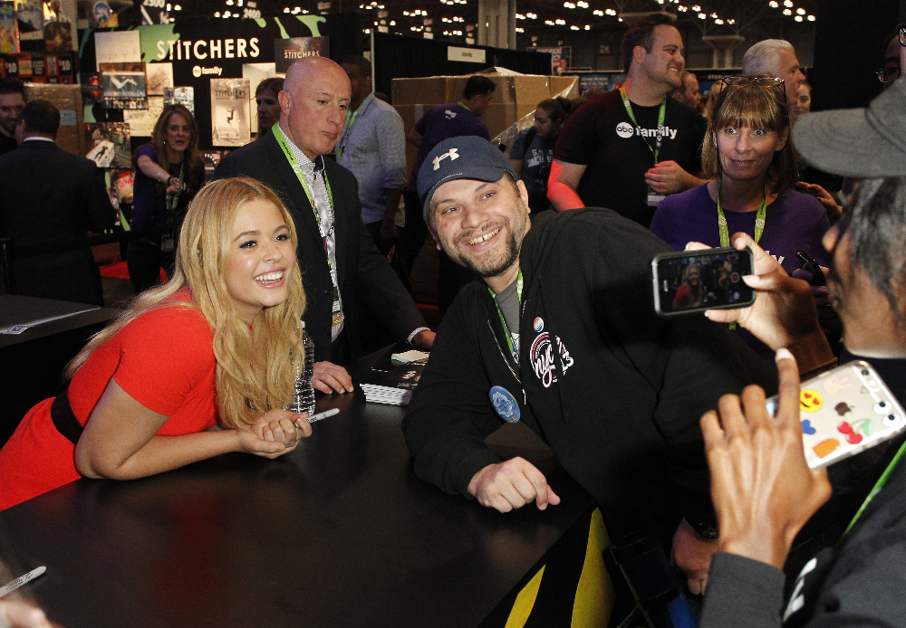 WATCH: ABC Family Reveals First 4 Minutes of the Pretty Little Liars Season 6 Premiere (@abcfPLL)