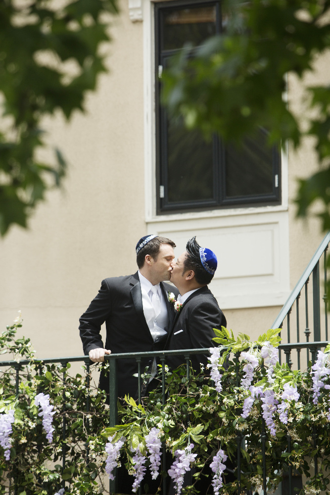 @RexLee_ Dishes About Elliot and Alan’s Wedding Day on Tonight’s Fall Finale of ‘Young & Hungry’ – Read Our Q&A! (@YoungandHungry @ABCFamily)