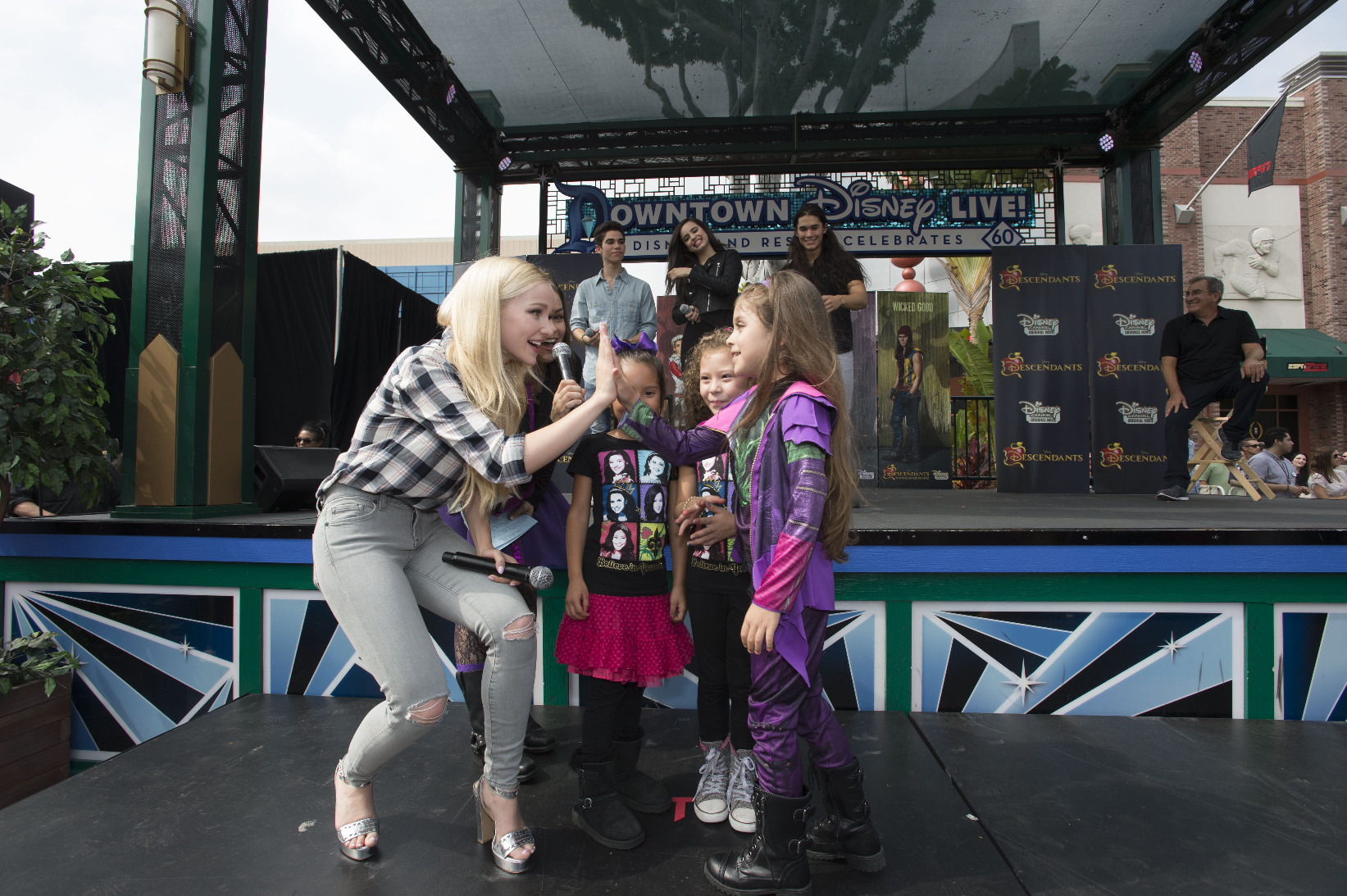 The Cast of Descendants Take Over Downtown Disney Following Descendants 2 Announcement