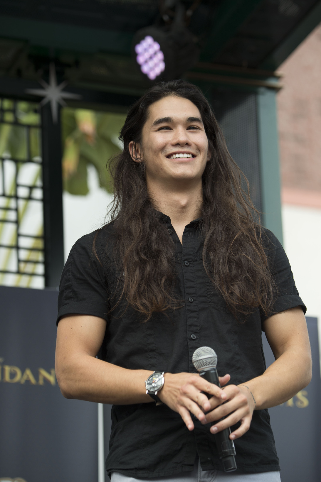 The Cast of Descendants Take Over Downtown Disney Following Descendants 2 Announcement