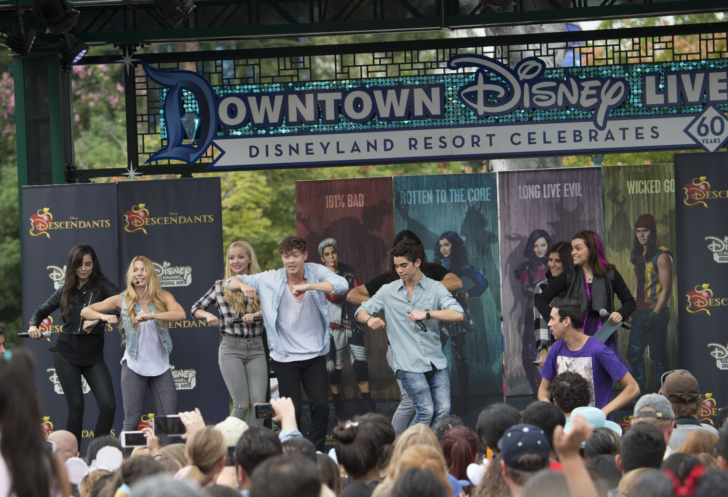 The Cast of Descendants Take Over Downtown Disney Following Descendants 2 Announcement