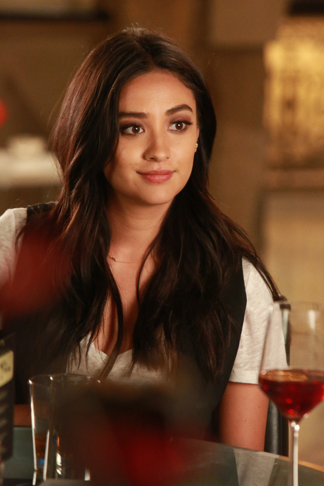The Liars Are Dishing Some Secrets About ‘Pretty Little Liars: 5 Years Forward’ Tonight – Watch a Clip! (@abcfamily @ABCFpll @LittleLiars)