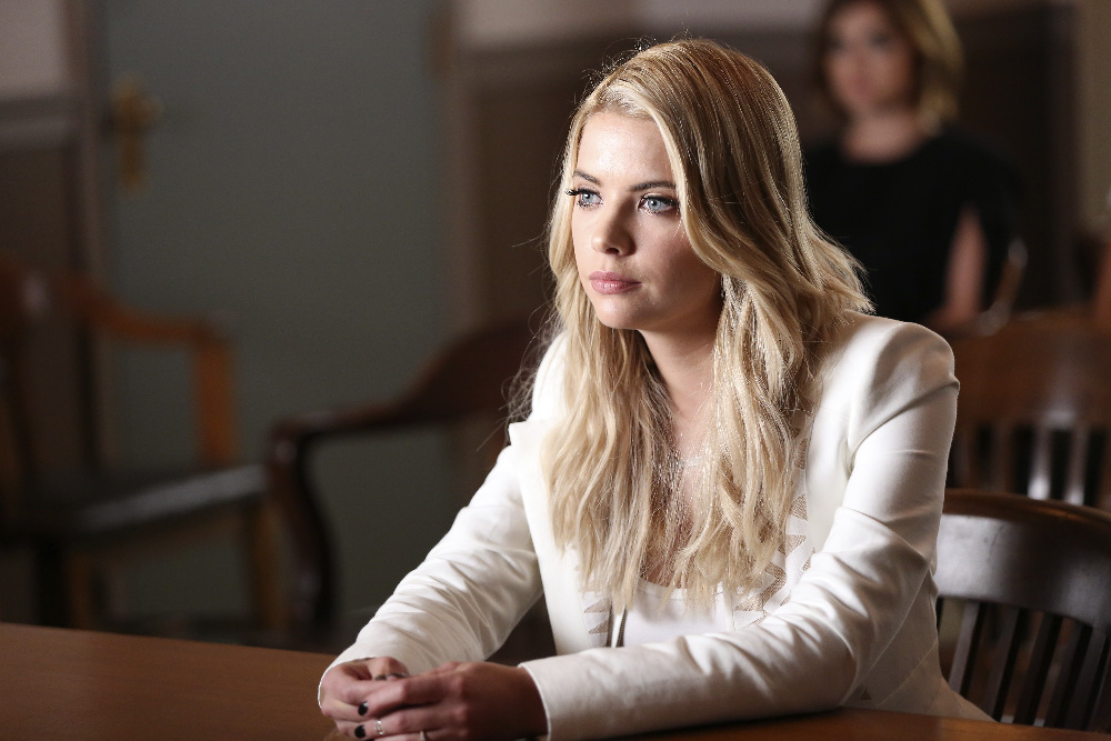 The Liars Are Dishing Some Secrets About ‘Pretty Little Liars: 5 Years Forward’ Tonight – Watch a Clip! (@abcfamily @ABCFpll @LittleLiars)