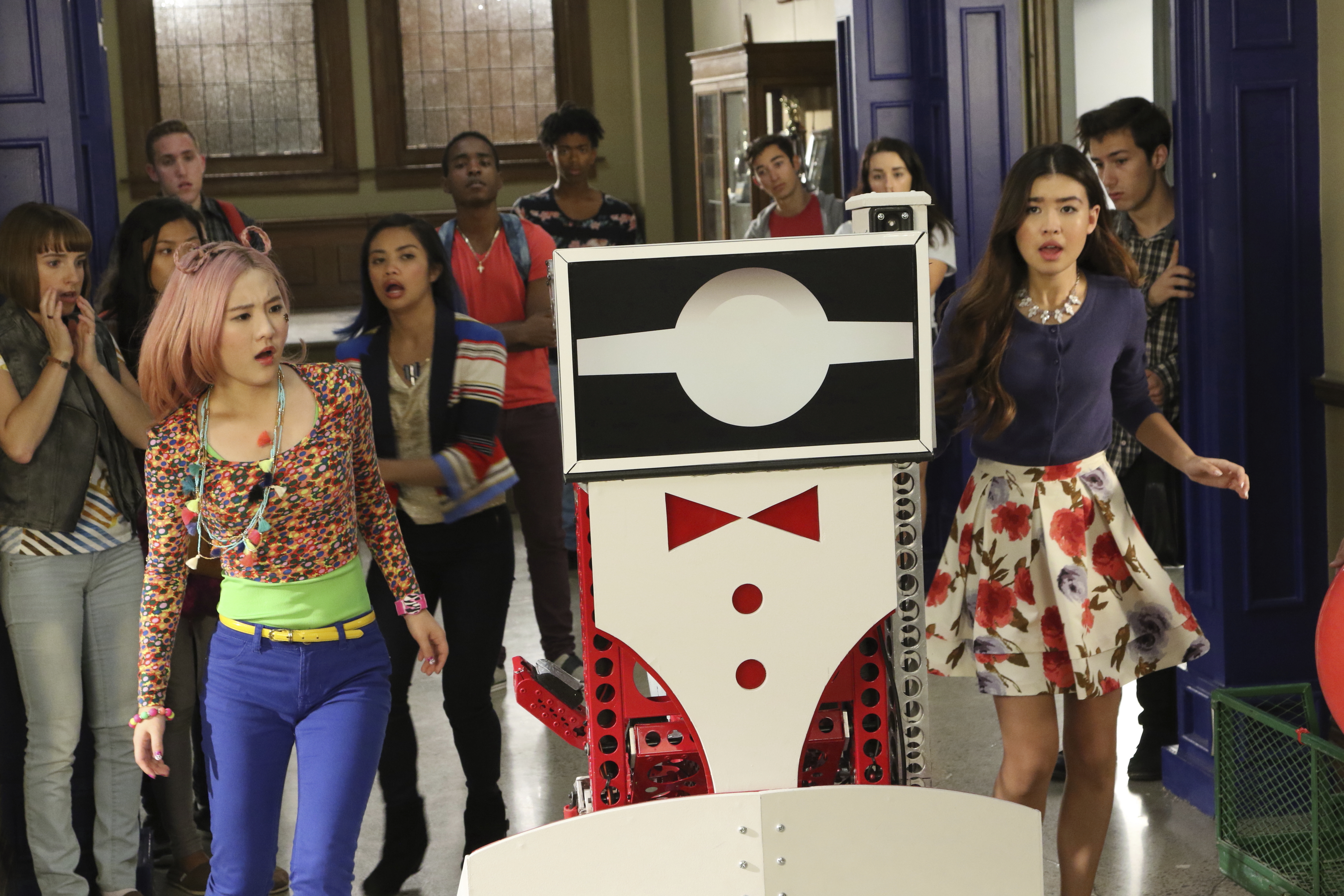 It’s All About Boys on Tonight’s Episode of “Make It Pop” – See the Pics!