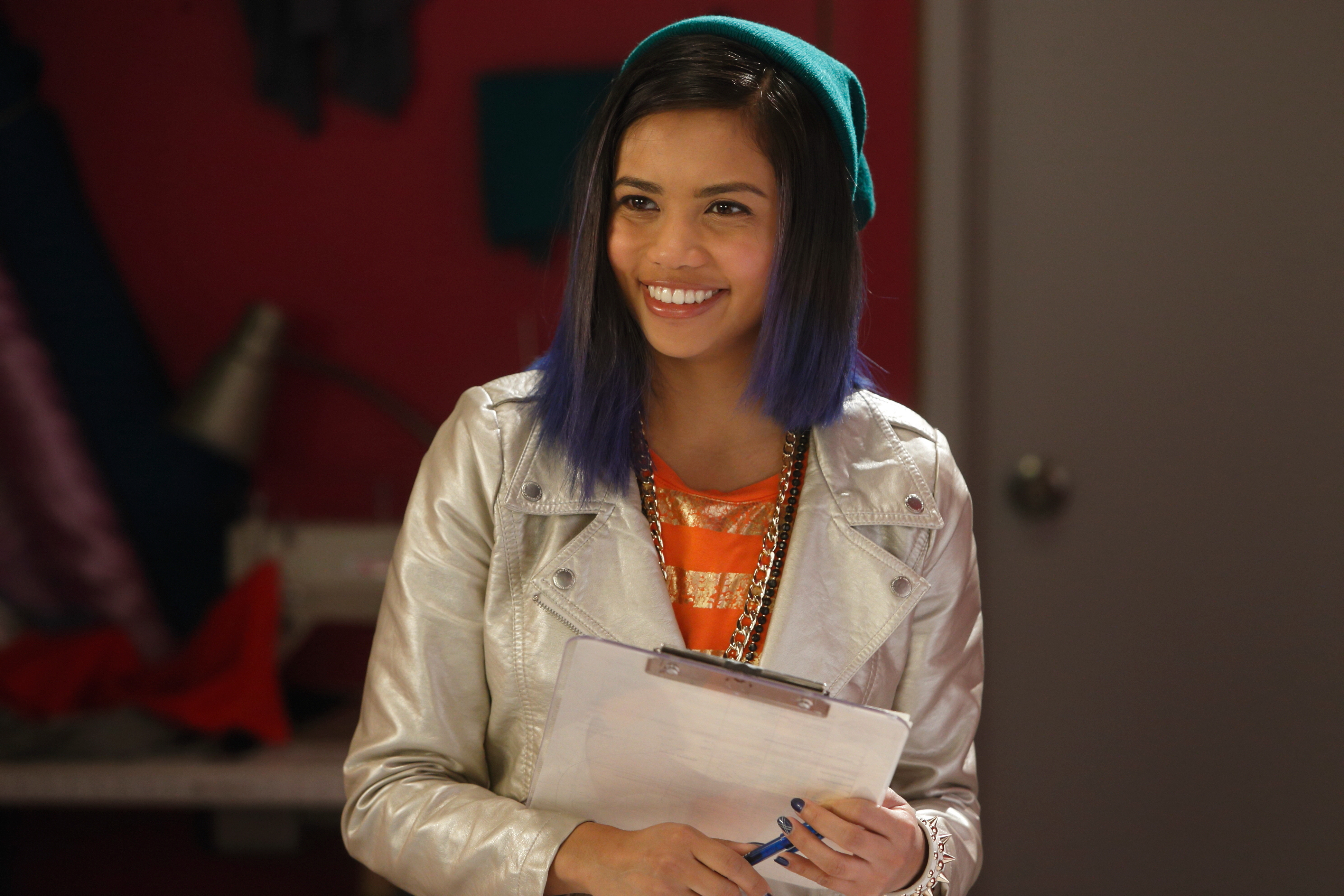 It’s All About Boys on Tonight’s Episode of “Make It Pop” – See the Pics!