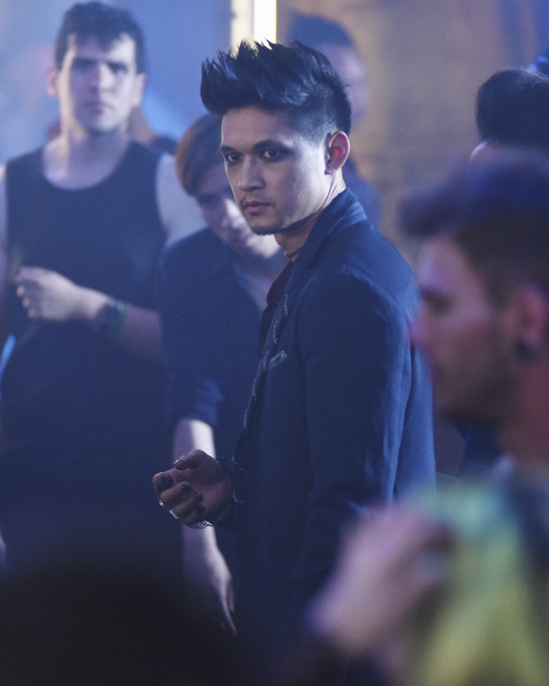 Katherine McNamara Talks ‘Shadowhunters’ & Beauty – Read Our Q&A (@Kat_McNamara)