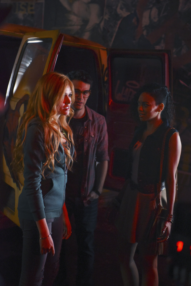 Katherine McNamara Talks ‘Shadowhunters’ & Beauty – Read Our Q&A (@Kat_McNamara)