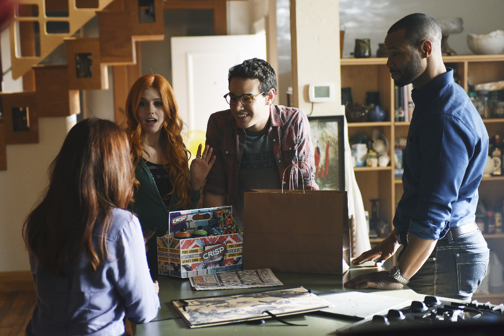 Katherine McNamara Talks ‘Shadowhunters’ & Beauty – Read Our Q&A (@Kat_McNamara)