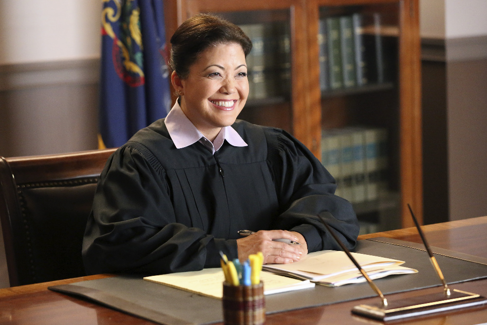 The Liars Are Back in Rosewood on Tonight’s ‘Pretty Little Liars’ Winter Premiere – Watch the Video!