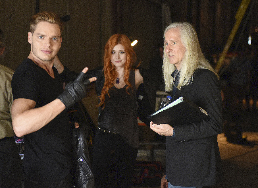 Will Clary’s Memories Help Find Her Mother & The Mortal Cup? Watch a Clip From Tonight’s ‘Shadowhunters’