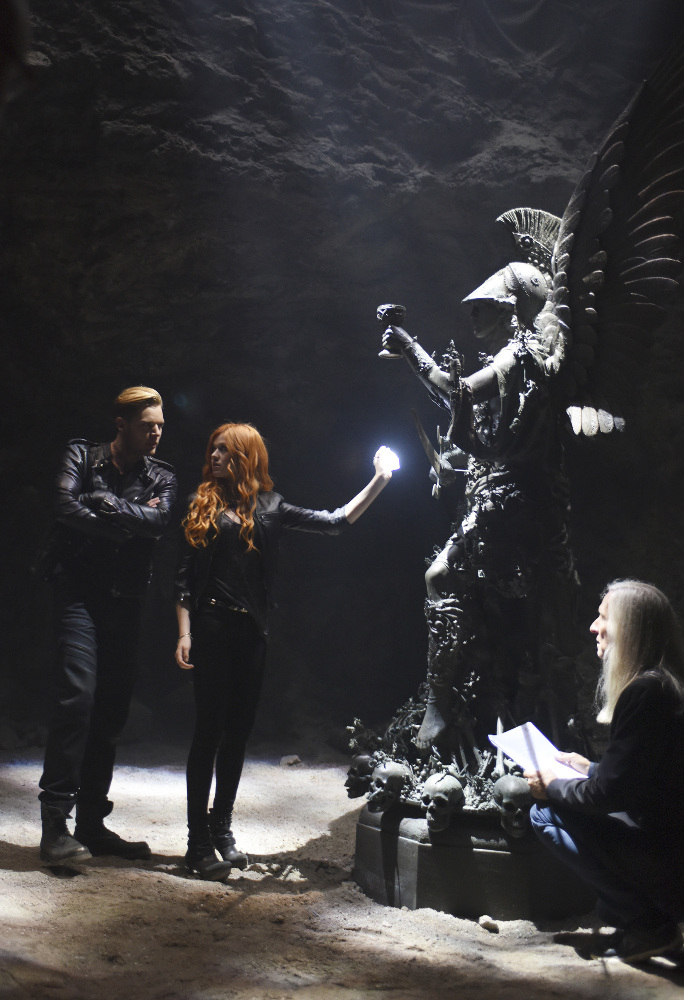 Will Clary’s Memories Help Find Her Mother & The Mortal Cup? Watch a Clip From Tonight’s ‘Shadowhunters’