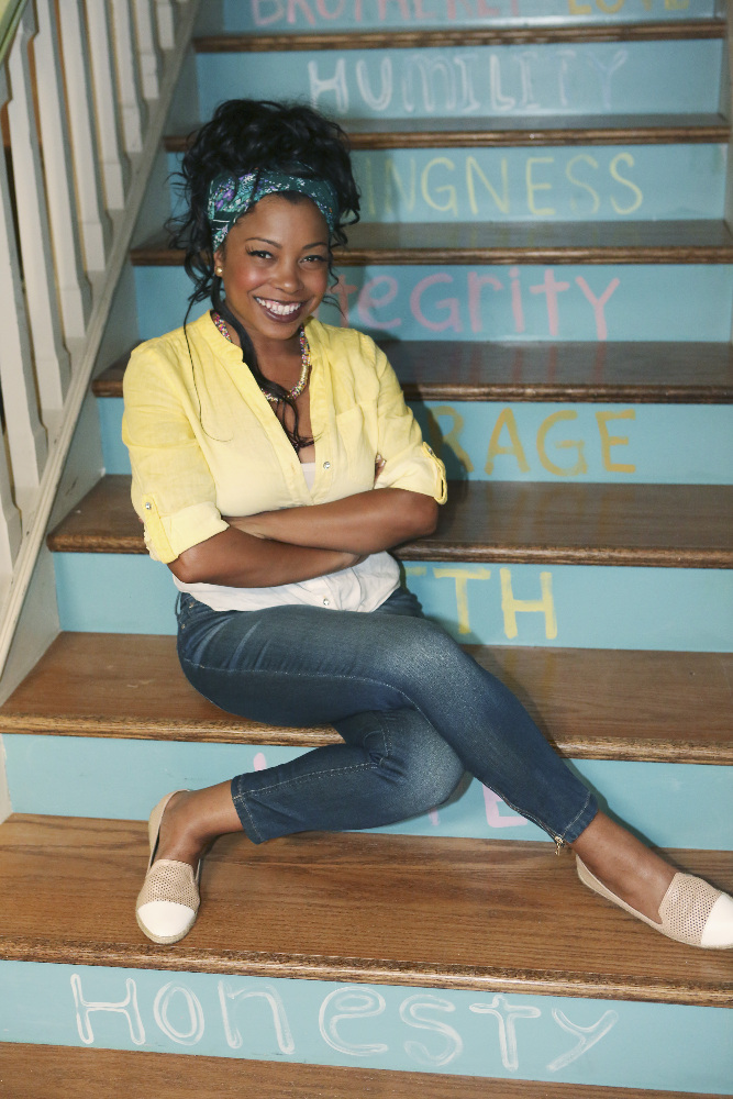 The Series Premiere of ‘Recovery Road’ Airs Tonight on Freeform – Watch a Video!