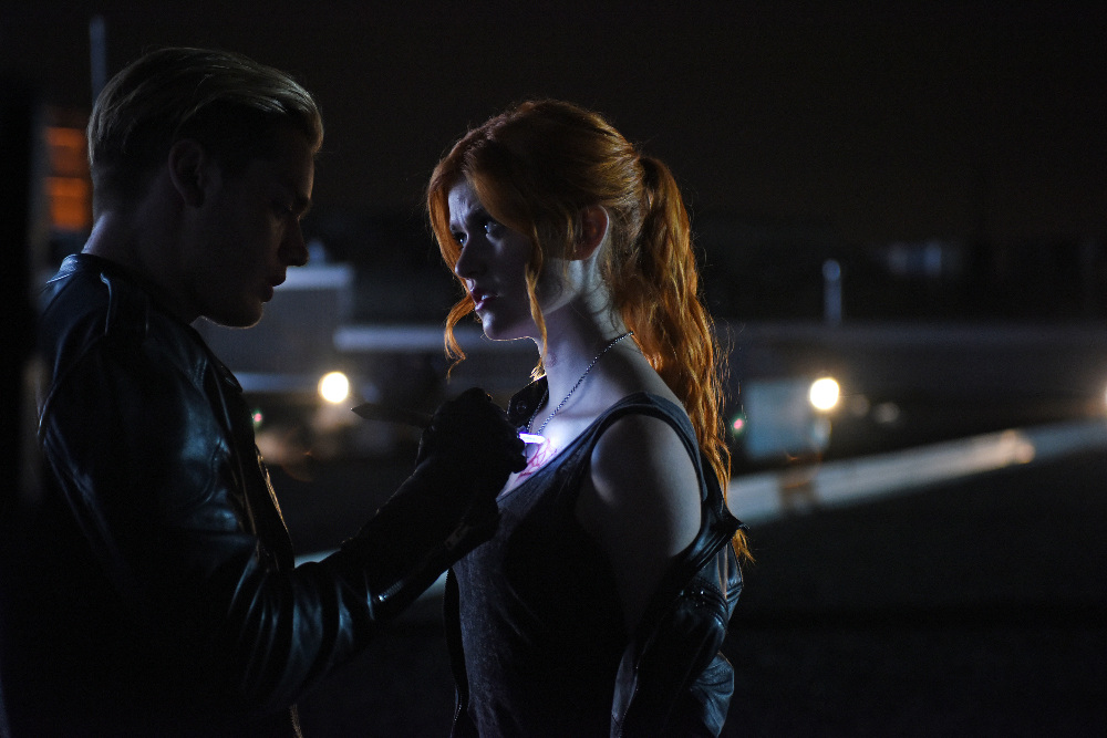 Clary Is On A Mission To Save Simon On Tonight’s ‘Shadowhunters’ – Watch The Video!