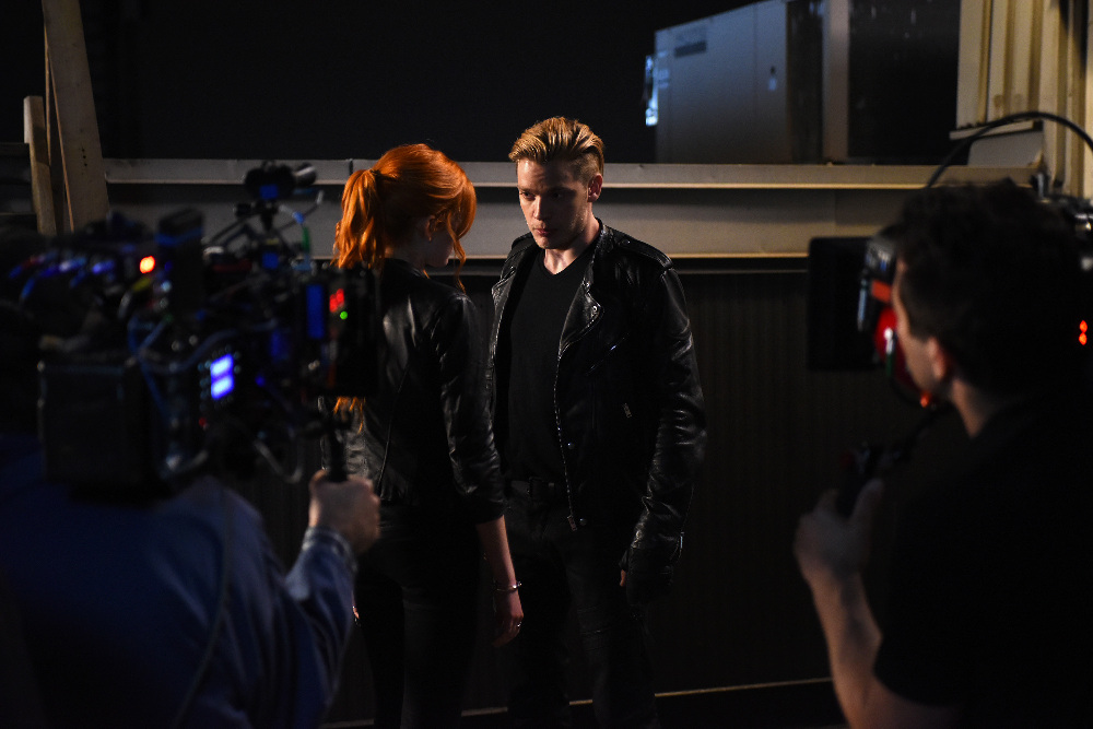 Clary Is On A Mission To Save Simon On Tonight’s ‘Shadowhunters’ – Watch The Video!