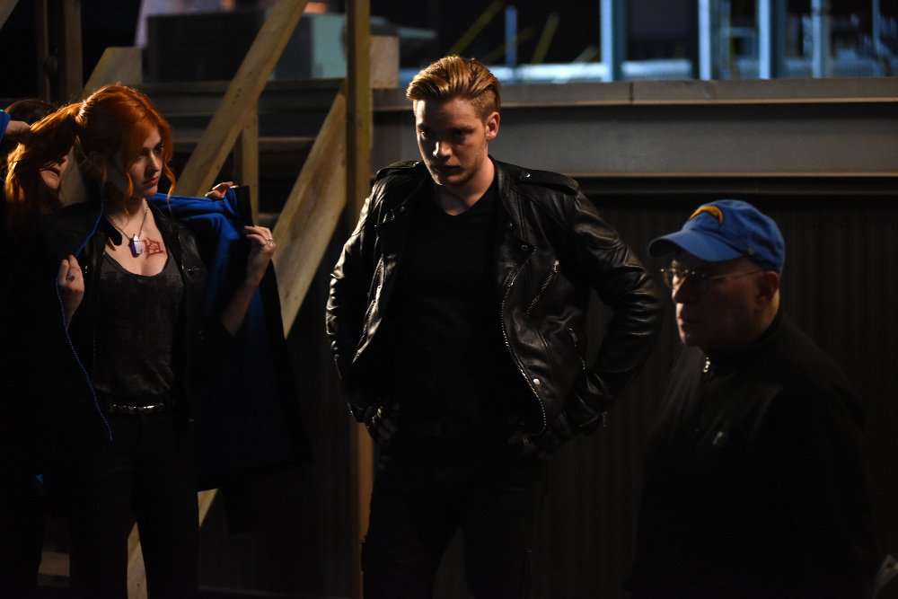 Clary Is On A Mission To Save Simon On Tonight’s ‘Shadowhunters’ – Watch The Video!