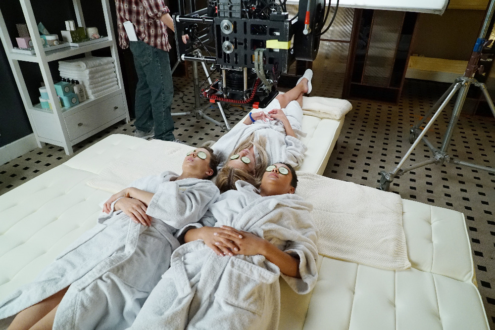 The Investigation Heats Up on Tonight’s ‘Pretty Little Liars’ – Watch the Video!