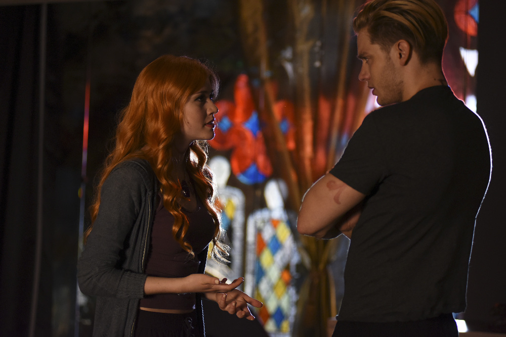 The Shadowhunters Will Have To Put Their Trust In A Downworlder on Tonight’s ‘Shadowhunters’ – Watch A Sneak Peek!