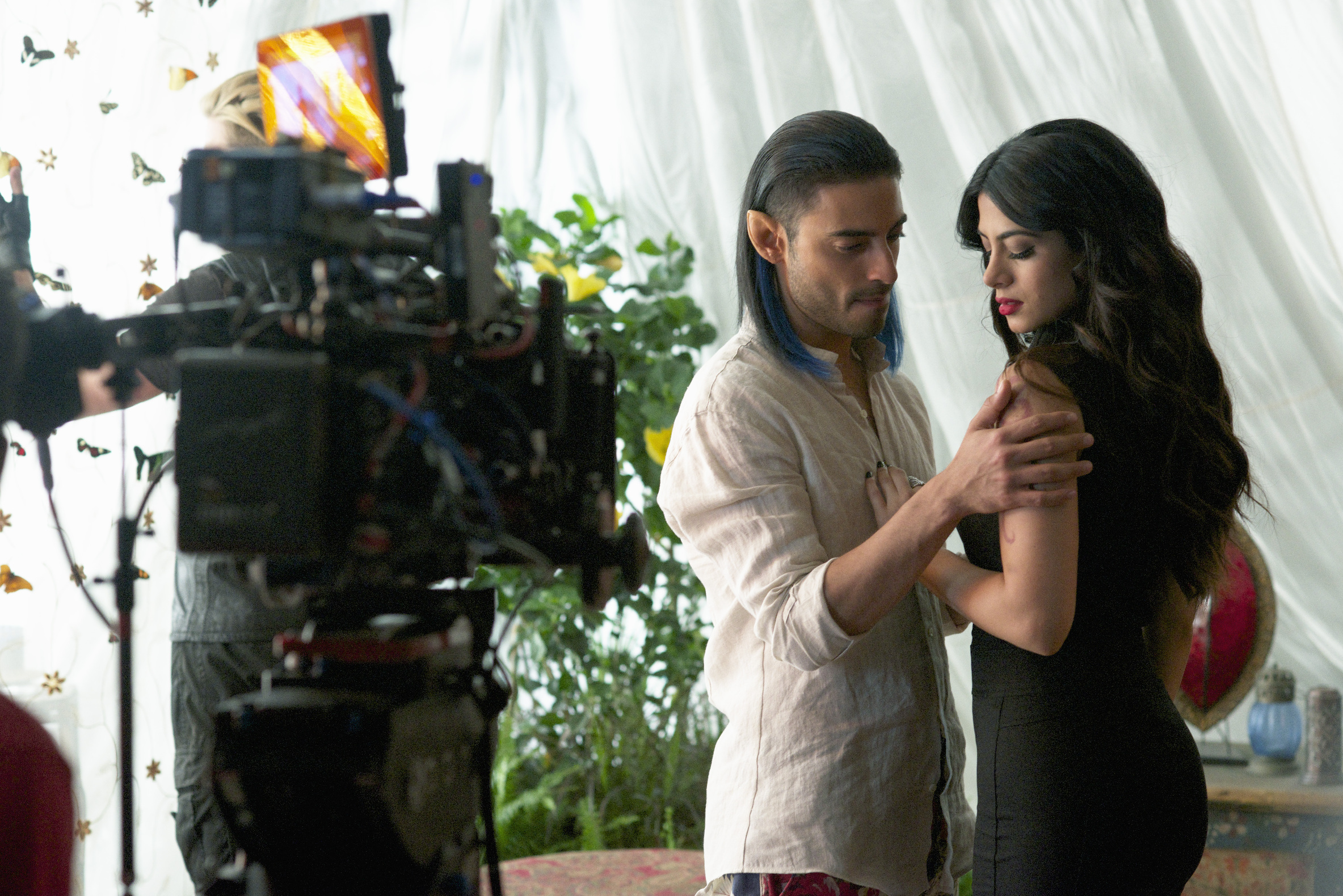 Can Alec & Clary Work Together To Find Valentine? Watch A Sneak Peek Of Tonight’s ‘Shadowhunters’ To Find Out!