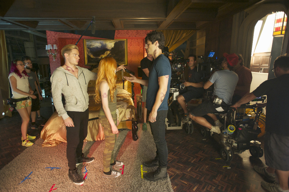 Can Alec & Clary Work Together To Find Valentine? Watch A Sneak Peek Of Tonight’s ‘Shadowhunters’ To Find Out!
