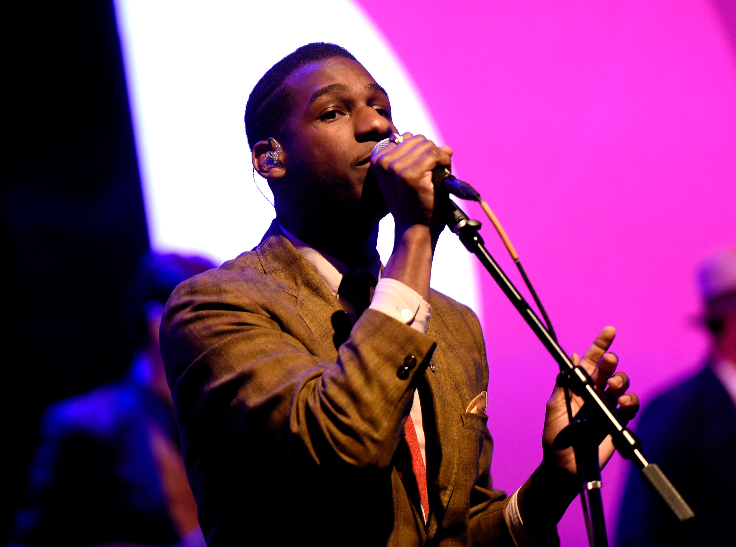 Victoria Justice, Chloe Moretz, Ariel Winter + More Kick Off GRAMMY Weekend with Delta Airlines