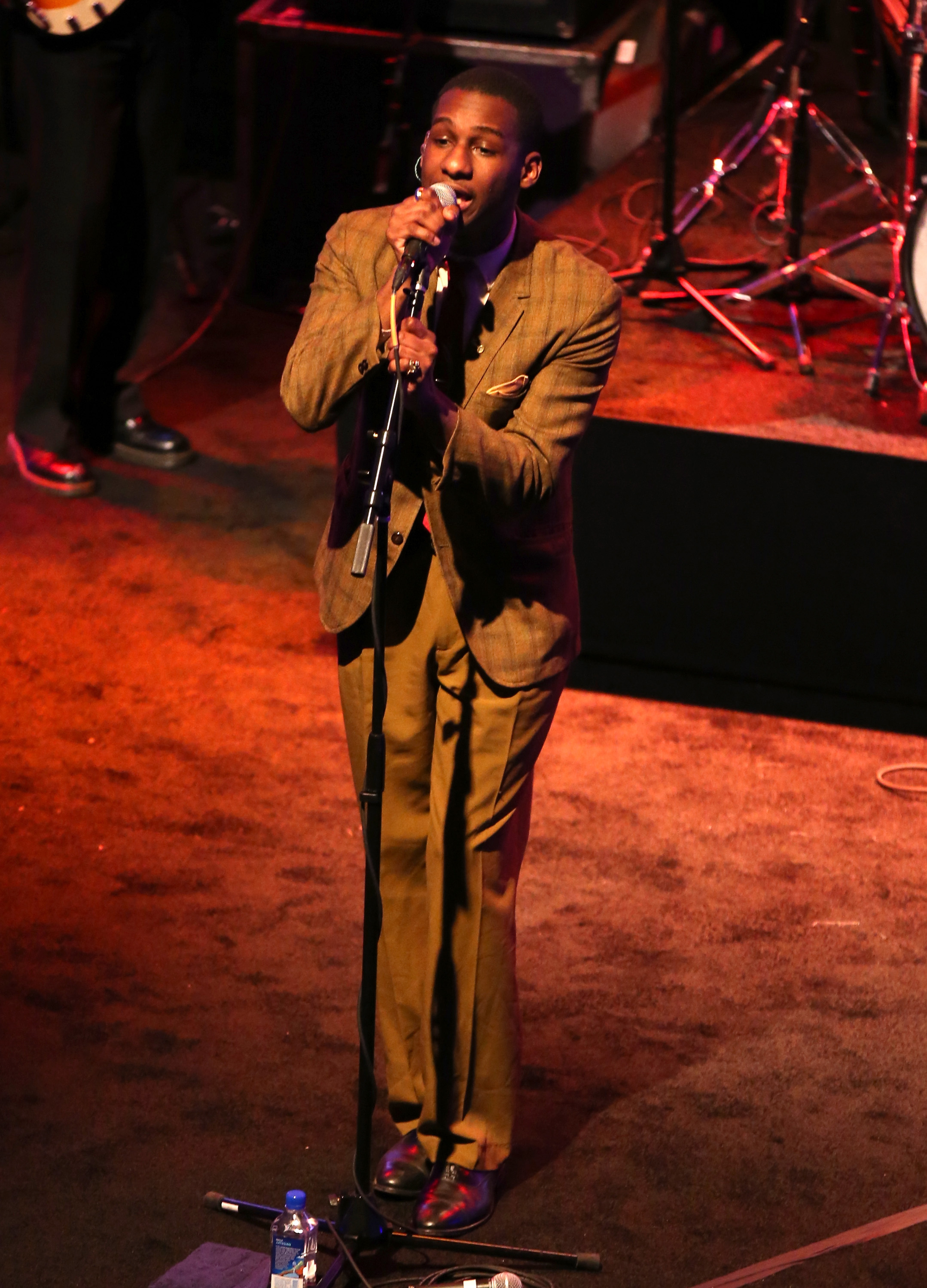 Victoria Justice, Chloe Moretz, Ariel Winter + More Kick Off GRAMMY Weekend with Delta Airlines