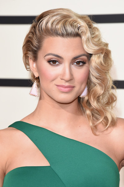 58th Annual GRAMMY Awards – Red Carpet Arrivals