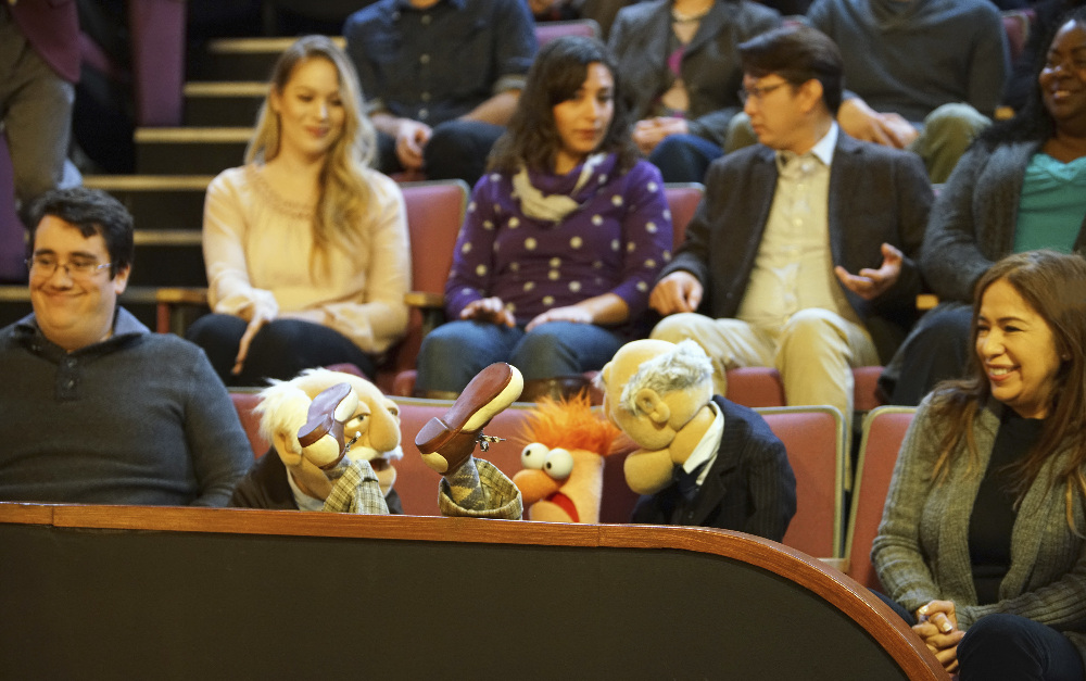 Miss Piggy Learns the Meaning of Friendship Tonight on “The Muppets” – See Exclusive Pics from the Episode