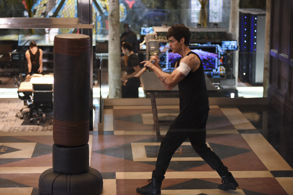 New Alliances Must Be Formed Tonight On “Shadowhunters” – Get The Details Here!
